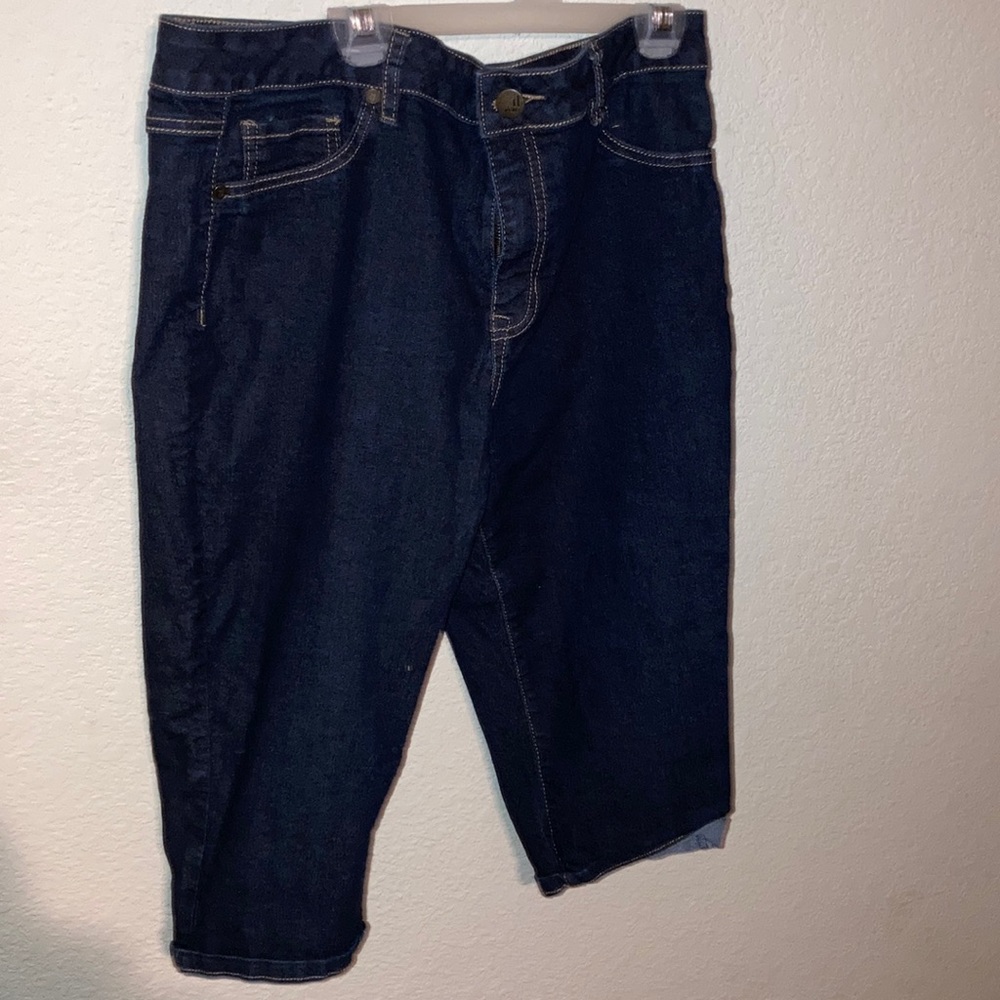 Woman jean capri pants